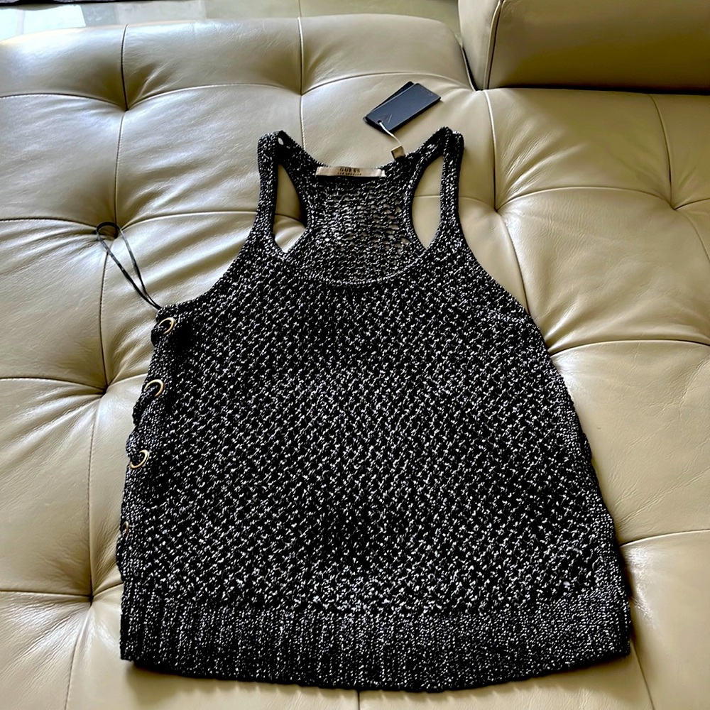 Guess top